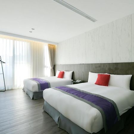 Hotel Hesper Hsr Taichung Exterior photo