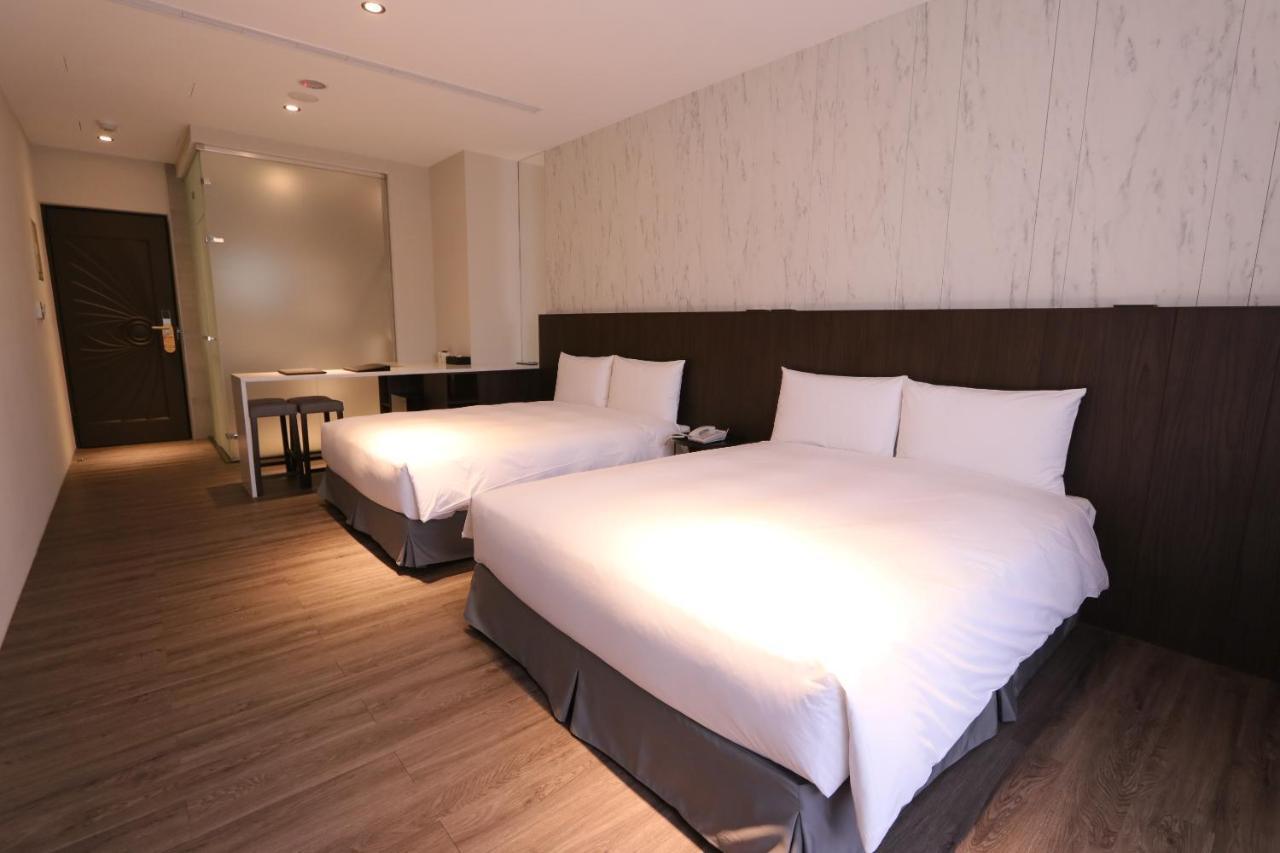 Hotel Hesper Hsr Taichung Room photo