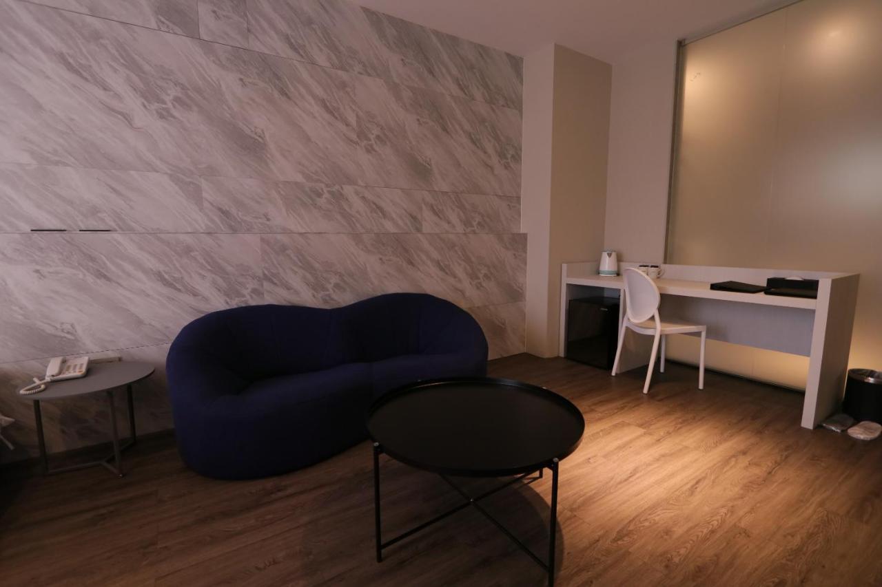 Hotel Hesper Hsr Taichung Room photo