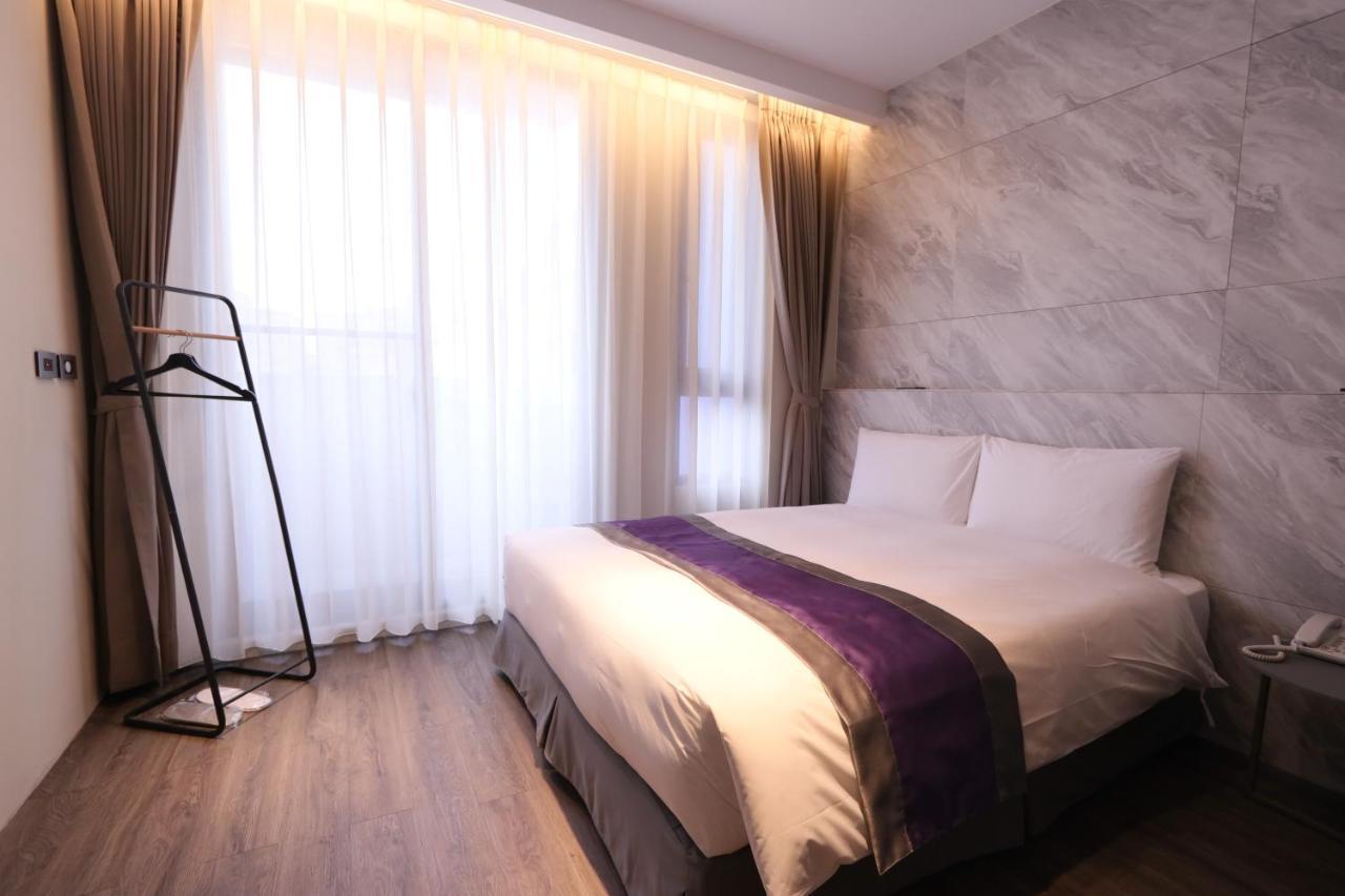 Hotel Hesper Hsr Taichung Room photo